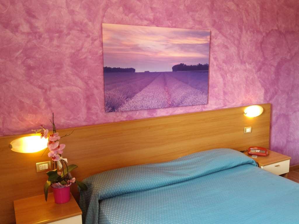 Hotel 2000 ファブリアーノ 部屋 写真